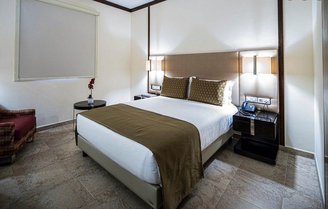 Iu Hotel Talatona APIE BUSINESS