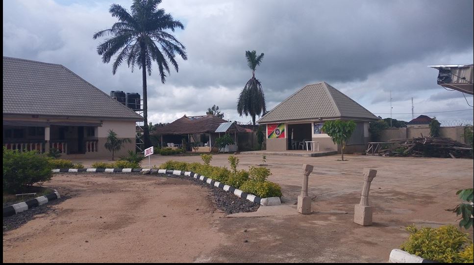 Bilhat Garden And Resort APIE BUSINESS