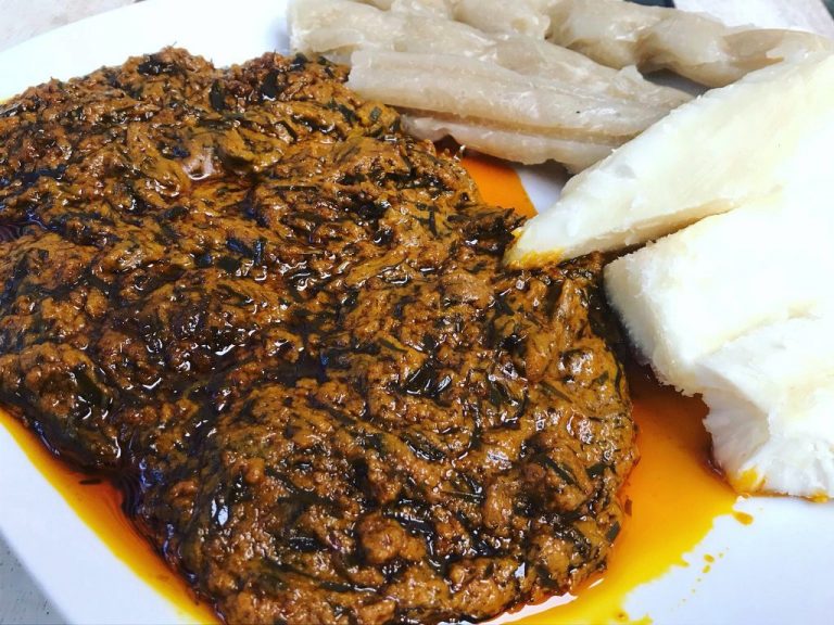 L’okok, un repas camerounais très apprécié.