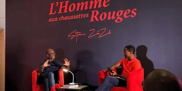 Dédicace de « L’homme aux chaussettes rouges »: Stanislas Zézé invite les Africains au changement de mentalité