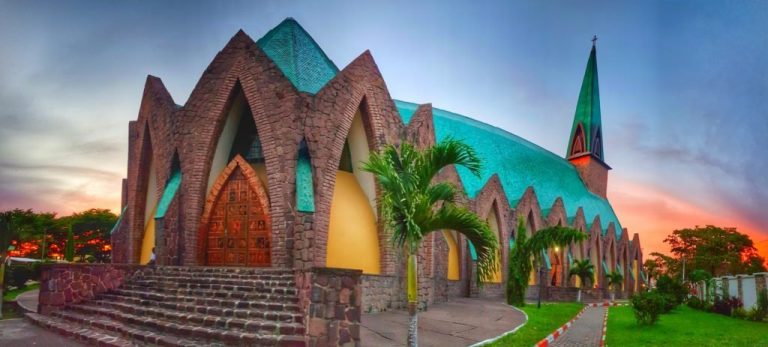 La basilique Sainte Anne du Congo