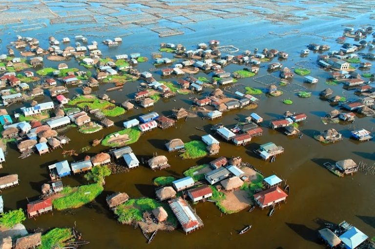 Ganvié : Un village entièrement sur pilotis