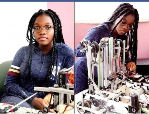 Xaviera Kowo Et Son Robot Écologique