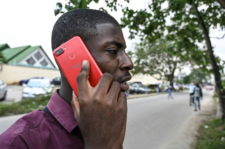 Côte d&rsquo;Ivoire: un « Superphone » à commande vocale en langues africaines pour analphabètes