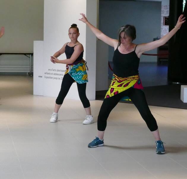 Chartres-de-Bretagne. Un cours de danse africaine se met en place