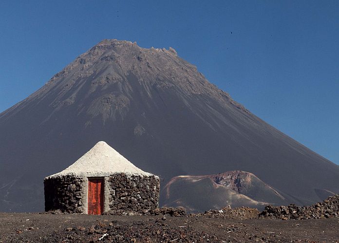 Île De Fogo : Découvrez L’Emblématique Île Volcan