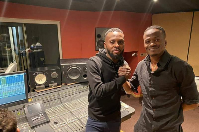 Héritier Watanabé Met Debordo Leekunfa Sur Le Toit De D’Afrique