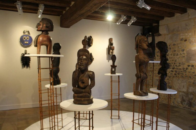 Exposition A Pont-L’Evêque : Découvrez La Richesse De La Culture Africaine Aux Dominicaines