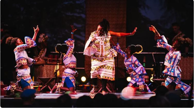 « Sala Sala ! », L’Afro-House Hypnotique Des Mamans du Congo & Rrobin