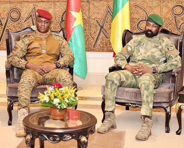 Une Fédération Est-Elle Possible Entre Le Mali, Le Burkina Faso Et La Guinée ?