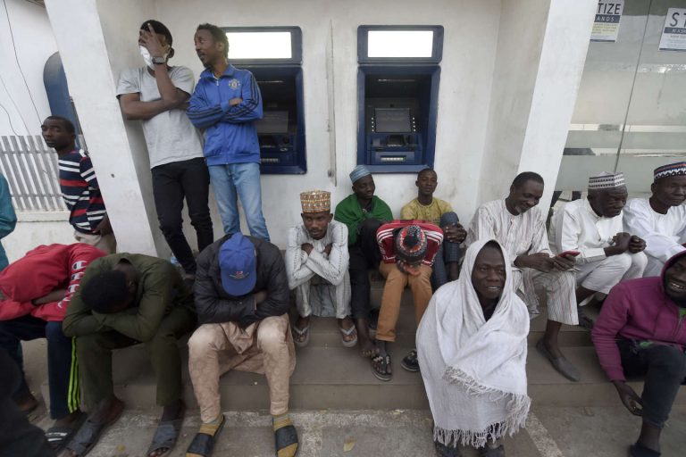 Au Nigeria, La Périlleuse Politique Monétaire De La Banque Centrale Plonge Le Pays Dans Le Chaos