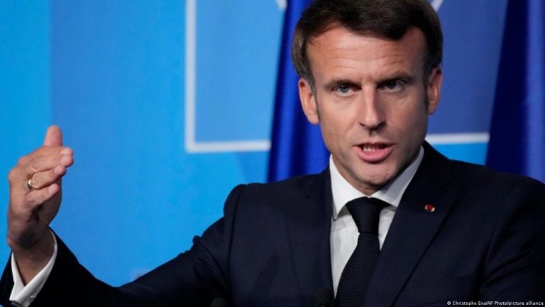 Emmanuel Macron Revient En Afrique Centrale