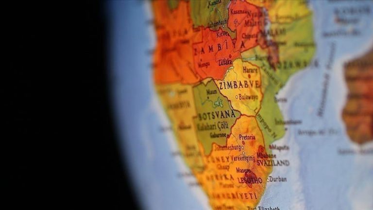 Afrique – Colonisation : La Restitution Des Objets Culturels Spoliés Par La France Peine À Se Matérialiser