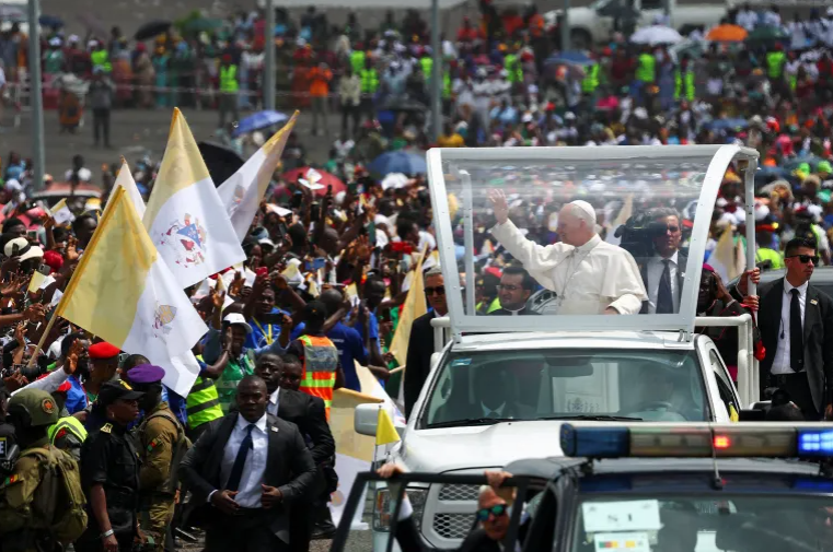 Pope Leo Calls on Cameroon to Reject Violence as 120,000 join Mass
