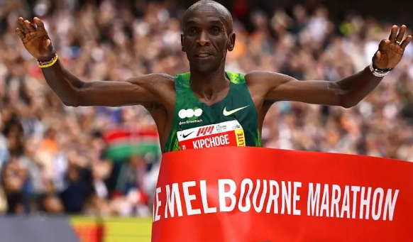 Athlétisme : Eliud Kipchoge Bat Le Record